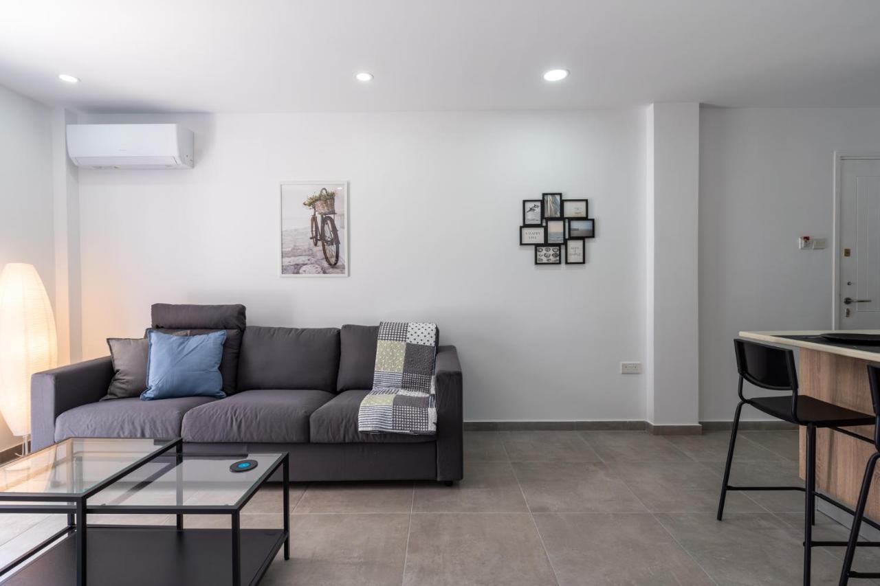 Odyssey - Captivating 2-Bedroom Retreat In Larnaca Eksteriør billede